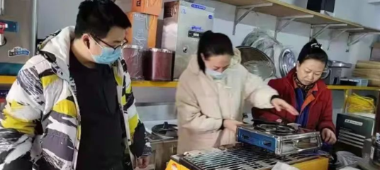 筑牢安全防線(xiàn) 防范于未“燃” 黑龍江省鶴崗市市場(chǎng)監(jiān)管局工農(nóng)分局育才所加強(qiáng)家用電器零配件銷(xiāo)售監(jiān)管